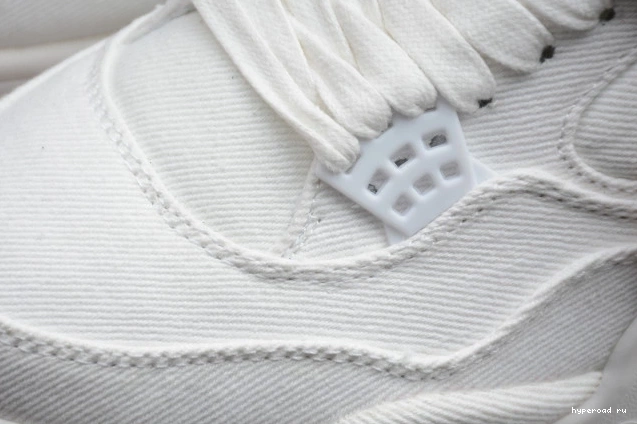 Jordan x 4 AO2571-100 Air 'White' Levi's 0826